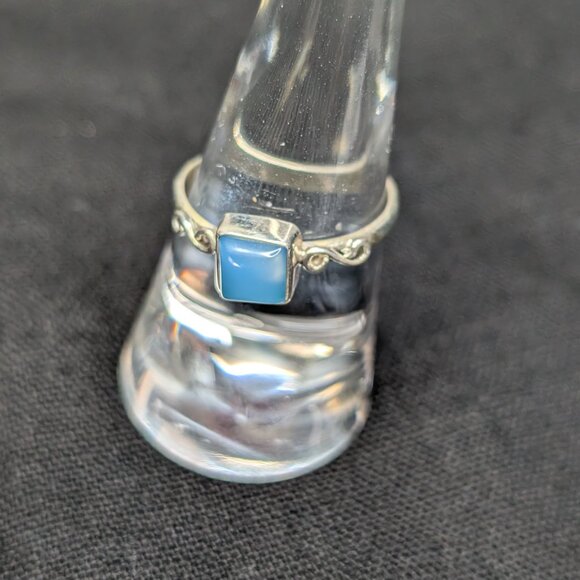 Jewelry - 💙 Sterling Silver Ring w/ Blue Gemstone – Size 7.5–